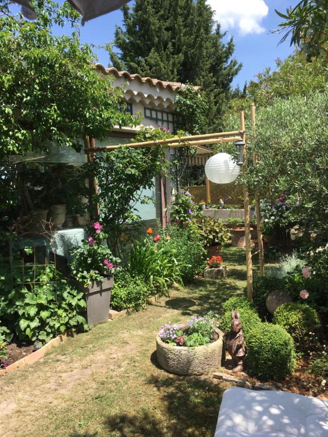 Le Clos Martin Eyragues Εξωτερικό φωτογραφία