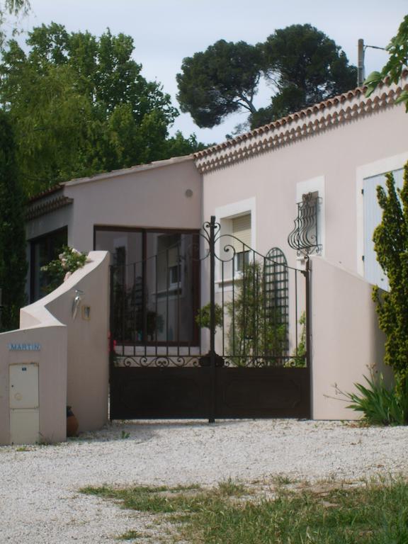 Le Clos Martin Eyragues Εξωτερικό φωτογραφία