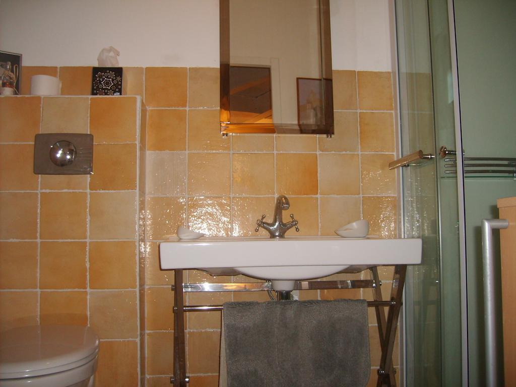 Le Clos Martin Eyragues Δωμάτιο φωτογραφία