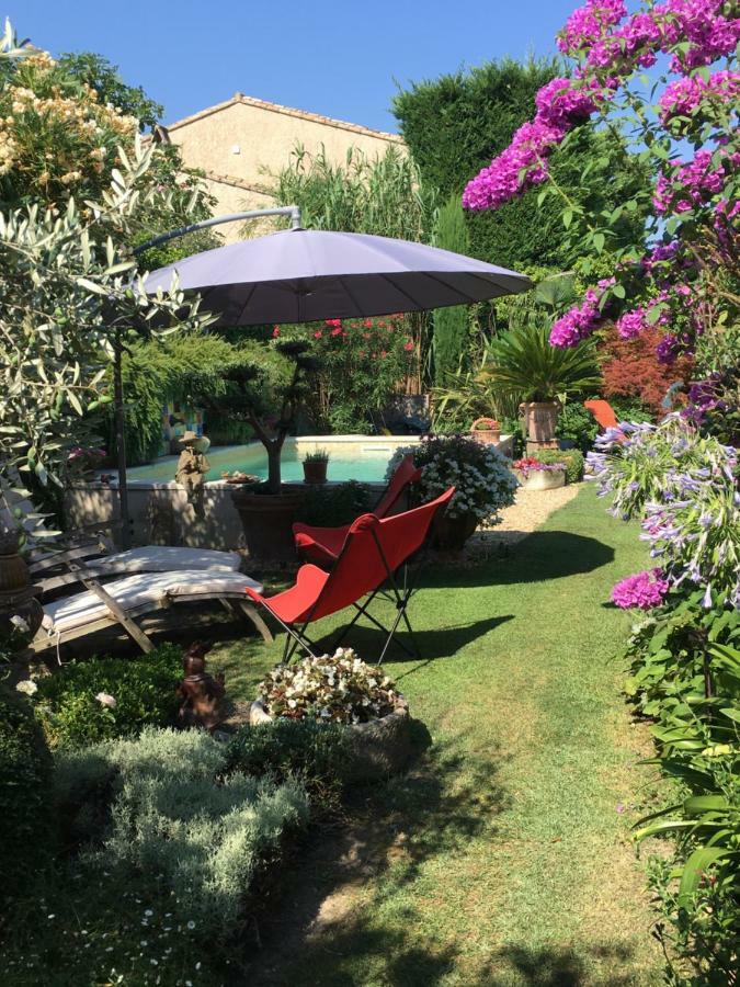 Le Clos Martin Eyragues Εξωτερικό φωτογραφία